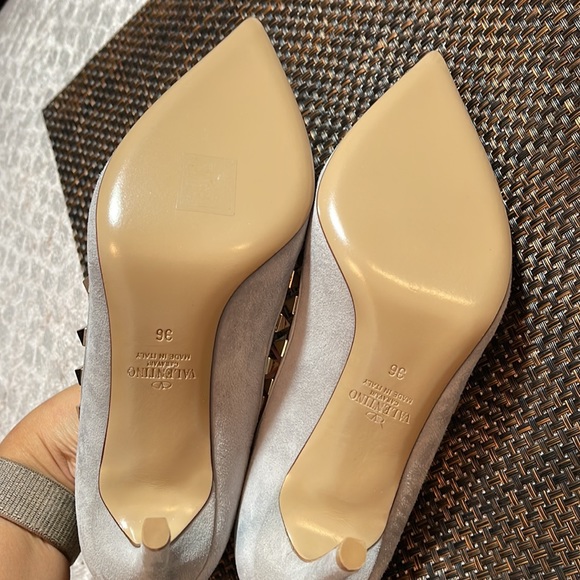 Brand New Grey suede Rockstud Valentino pumps 3.25” heel - Picture 6 of 7